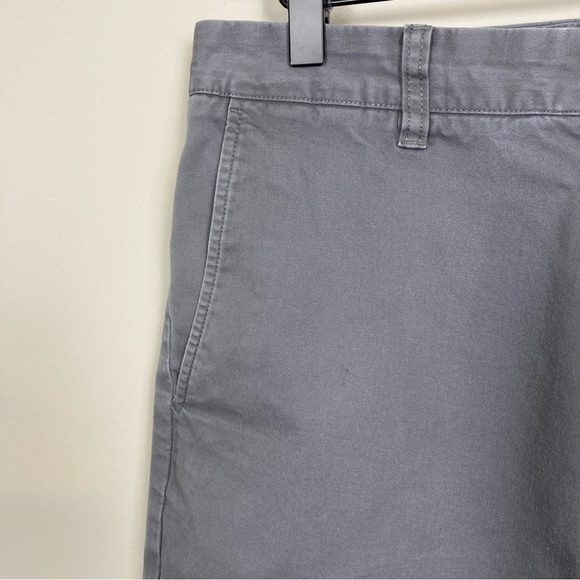 Bonobos 9 Inch Inseam Casual Travel Chino Shorts in Gray - Mens Size 31 - Picture 2 of 6